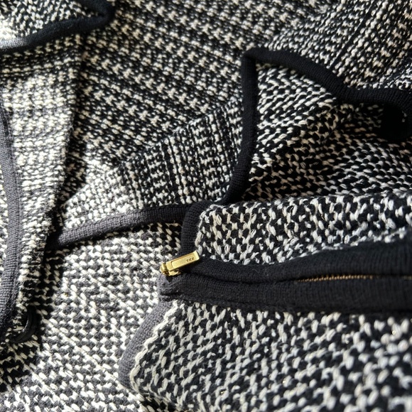 Cache black and white metallic knit tweed blazer w/gold toned zippers Size Large - Picture 7 of 7
